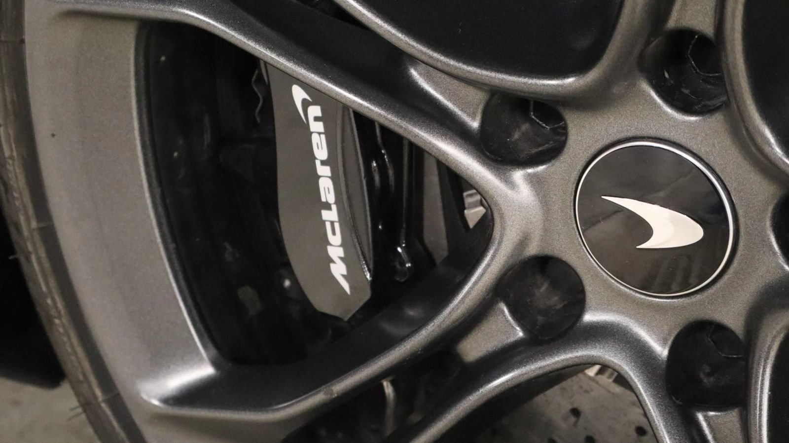 Used 2019 McLaren 720S photo 24