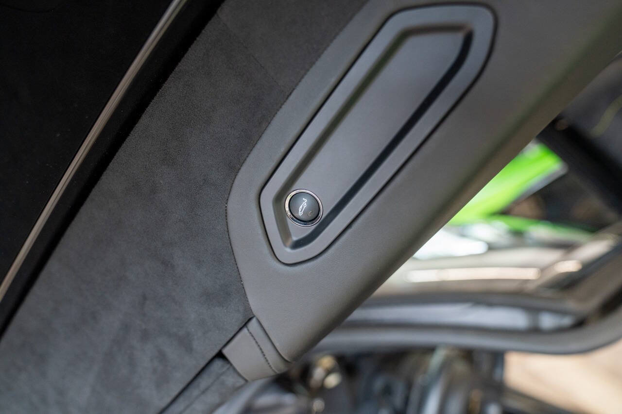 Used 2018 McLaren 720S Performance photo 68