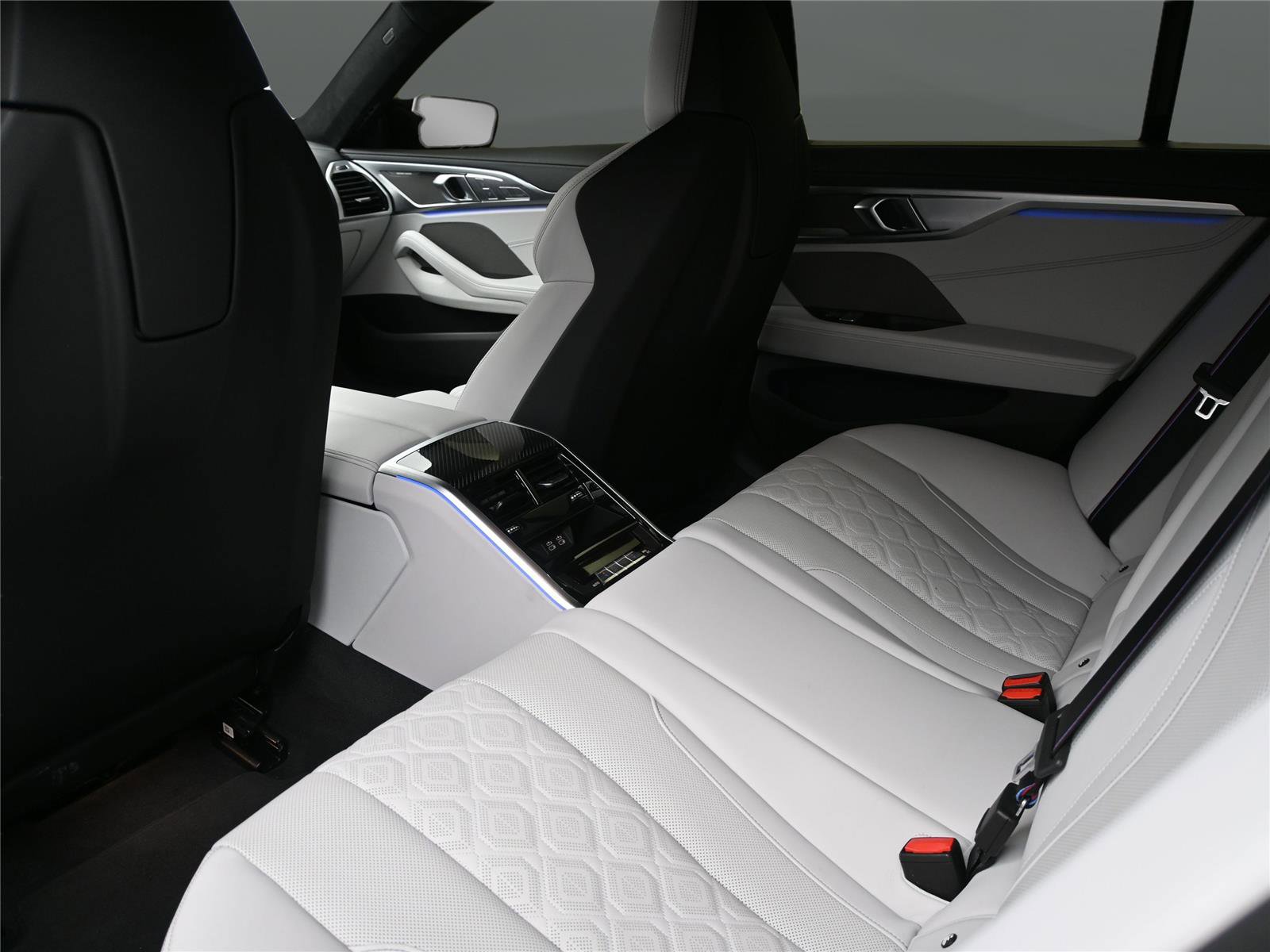 2025 BMW M8 Competition