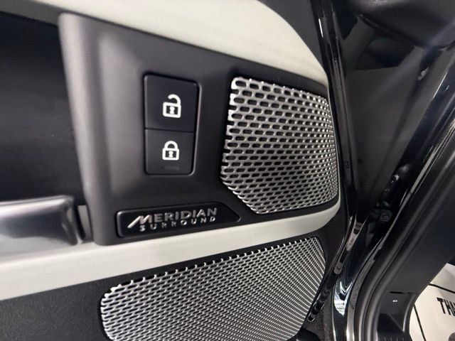 2023 Land Rover Defender 130 SE