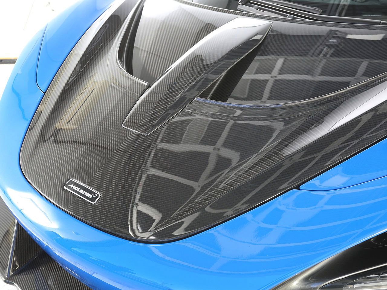 Used 2018 McLaren 720S Performance photo 17
