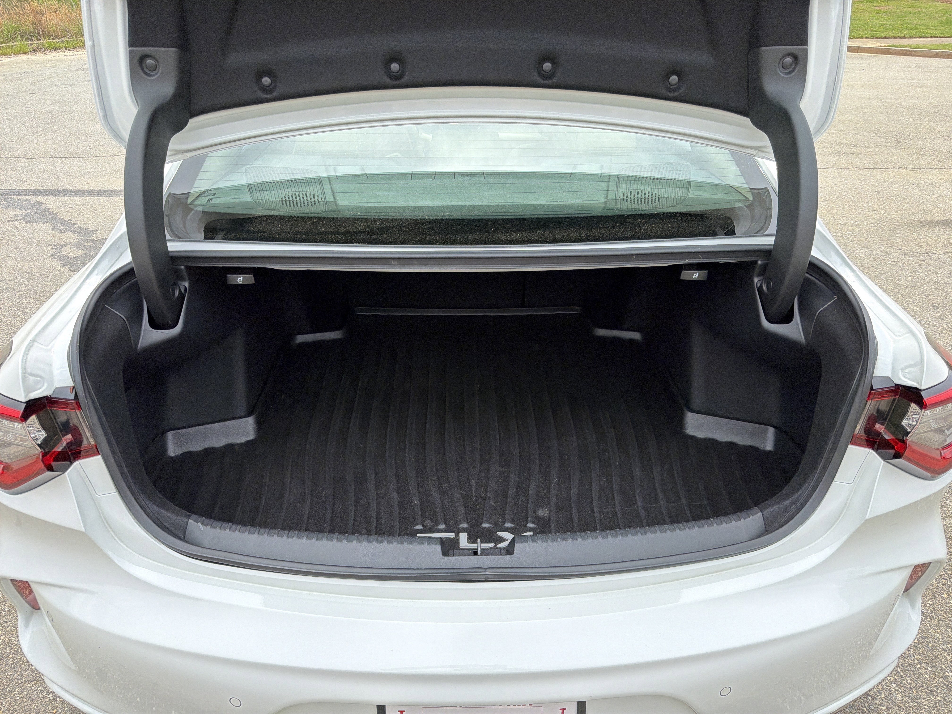 2023 Acura TLX w/ Technology Package