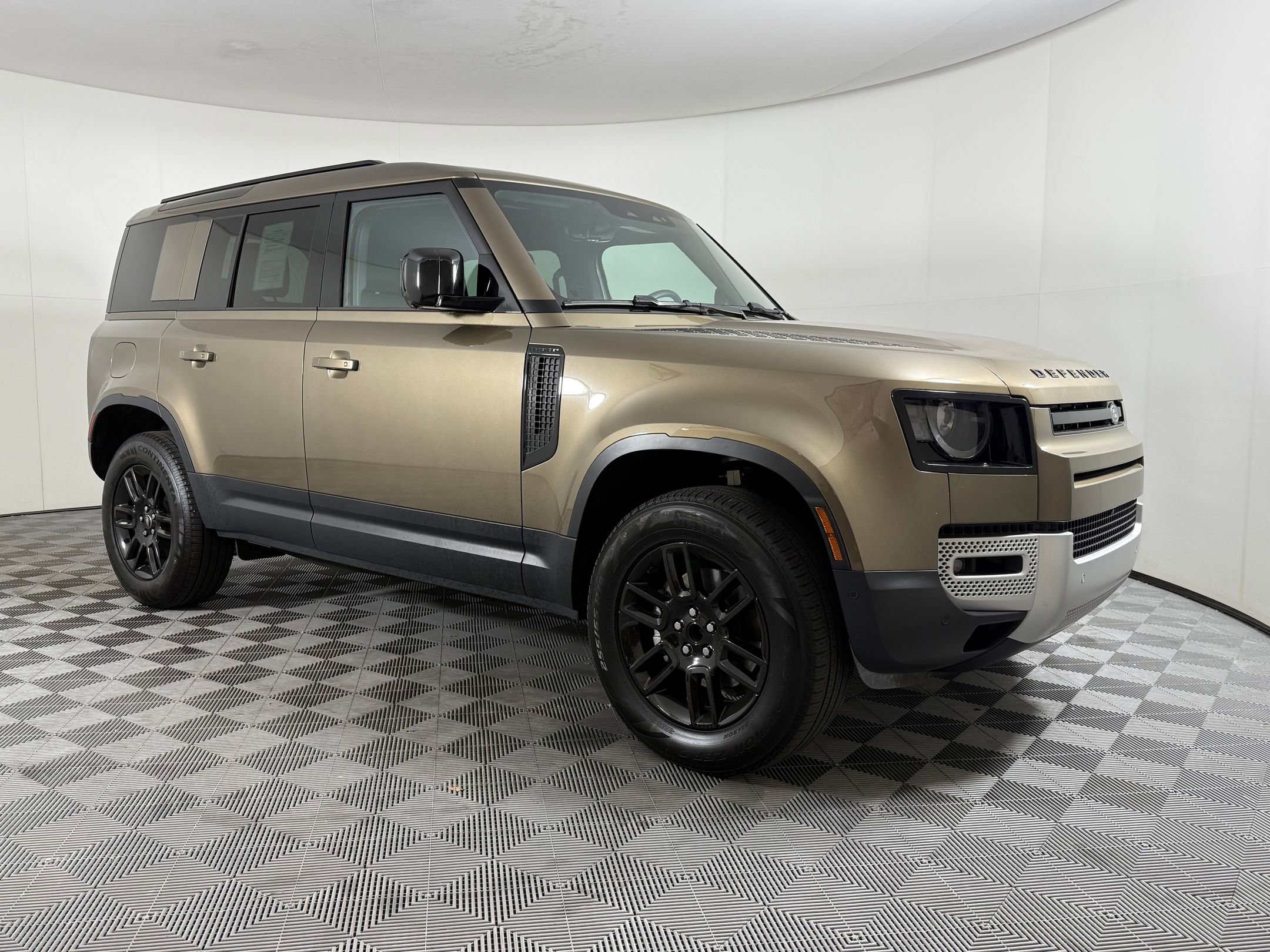 2025 Land Rover Defender 110 S