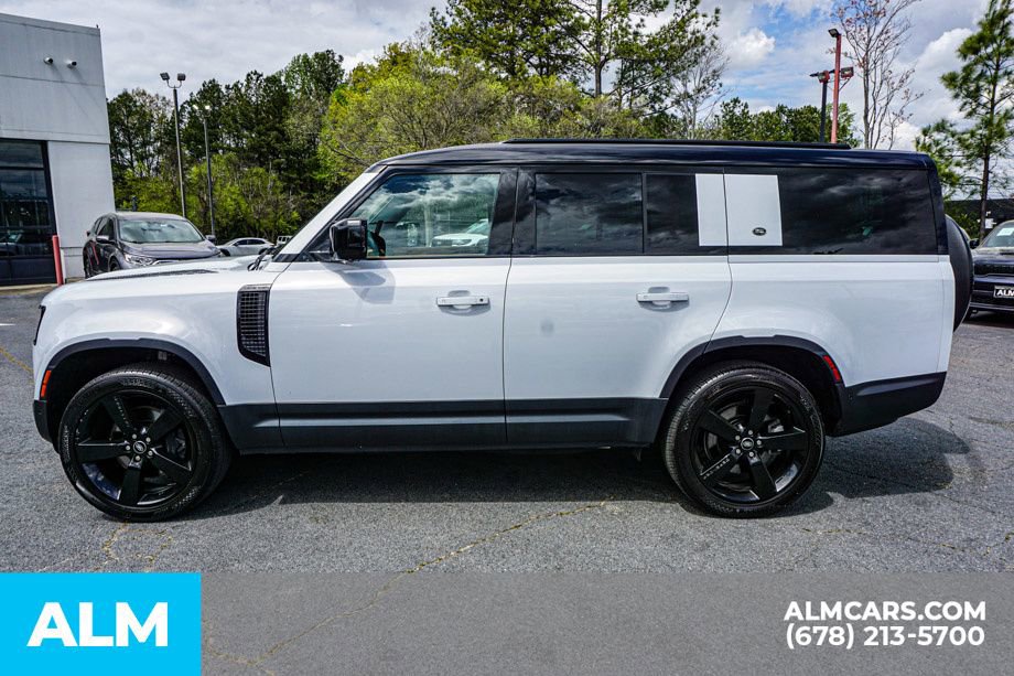 2023 Land Rover Defender 130 SE