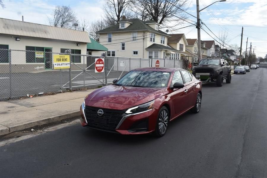 2025 Nissan Altima 2.5 SV