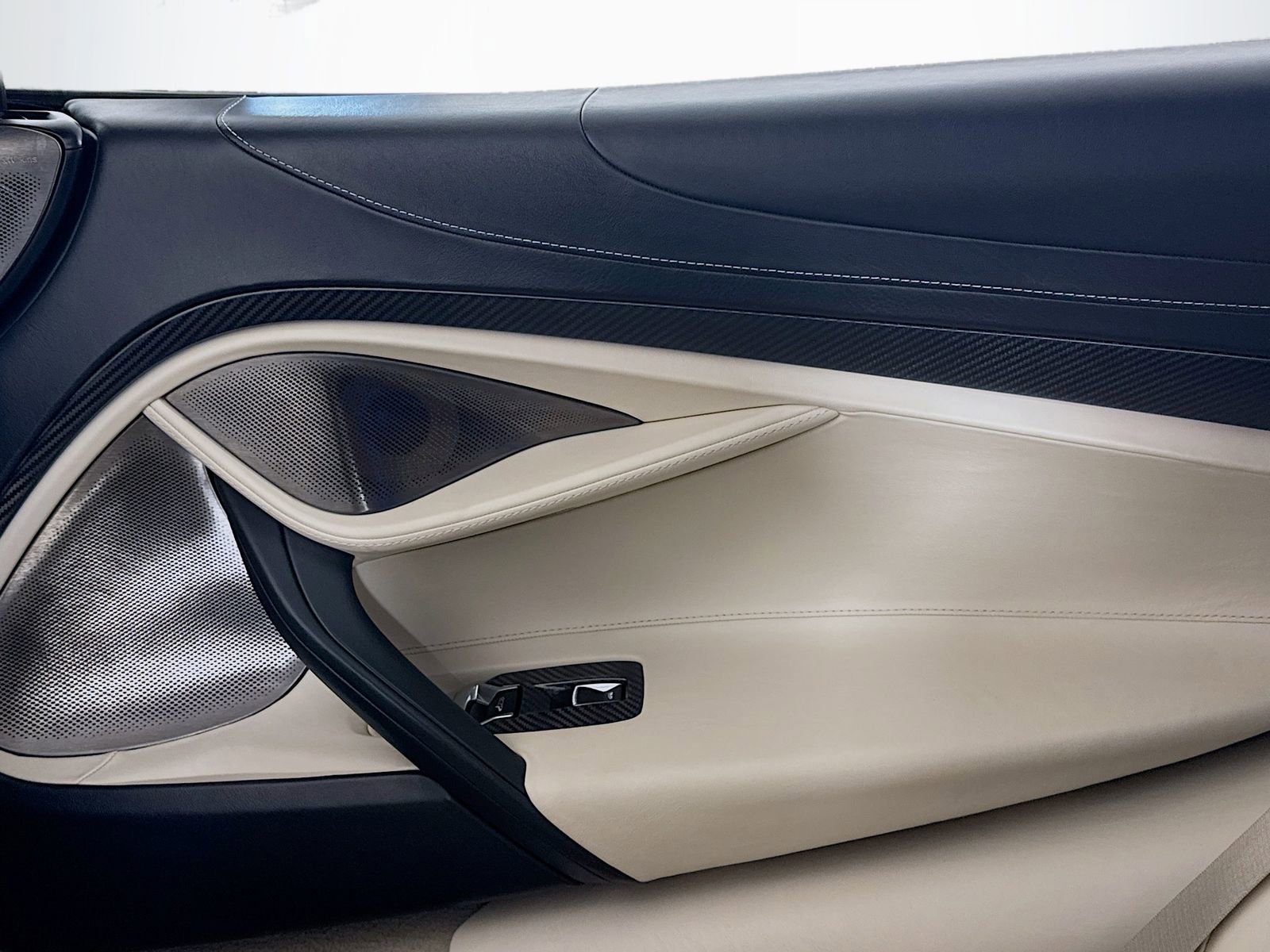 Used 2020 McLaren 720S Spider photo 15