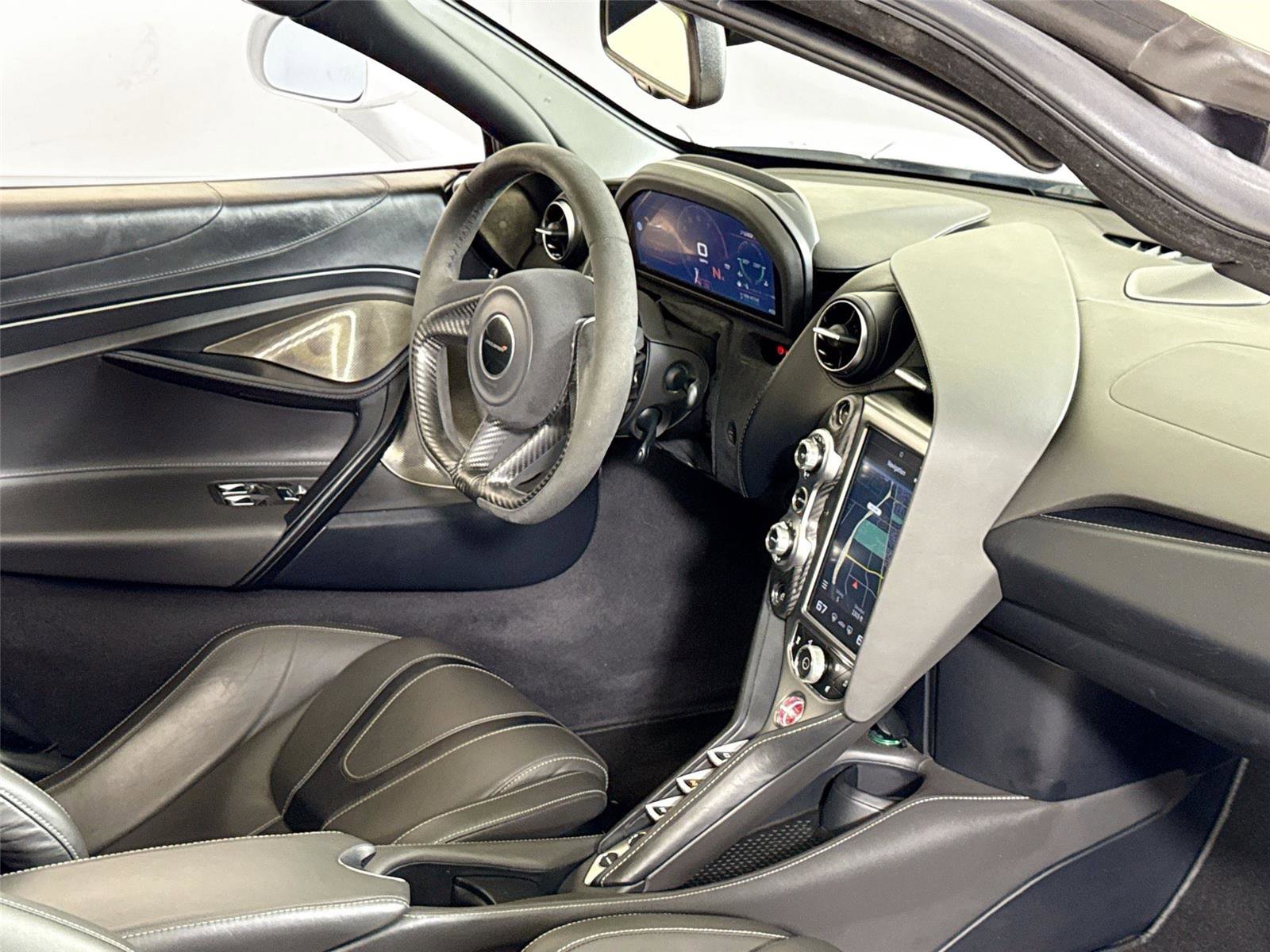 Used 2018 McLaren 720S photo 24