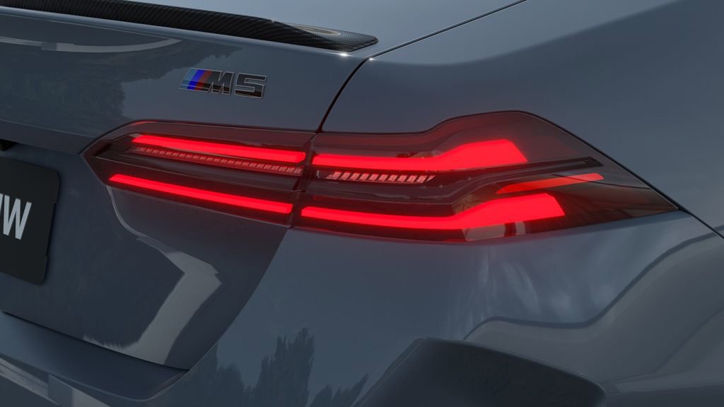 2027 BMW M5