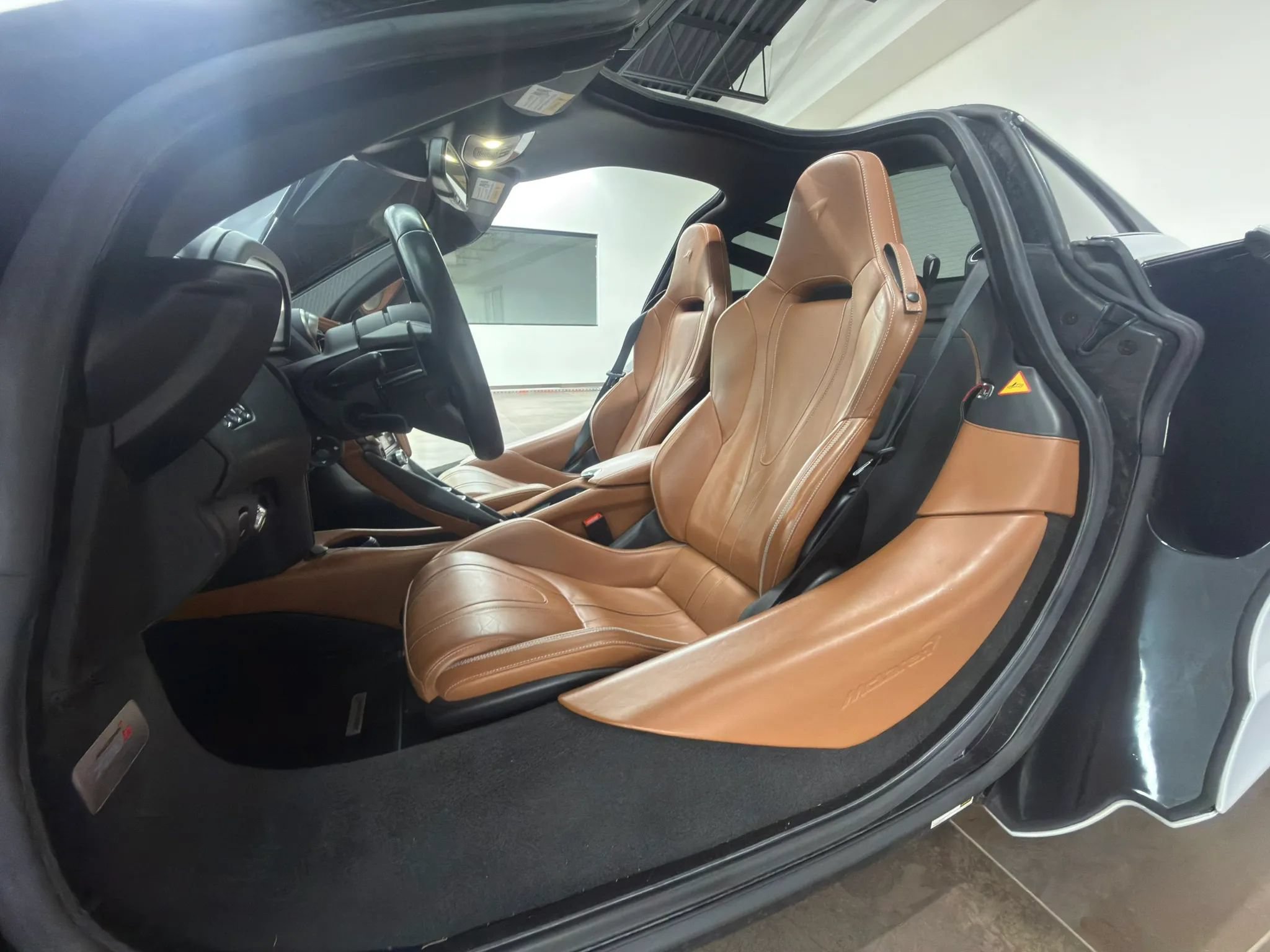Used 2018 McLaren 720S photo 30
