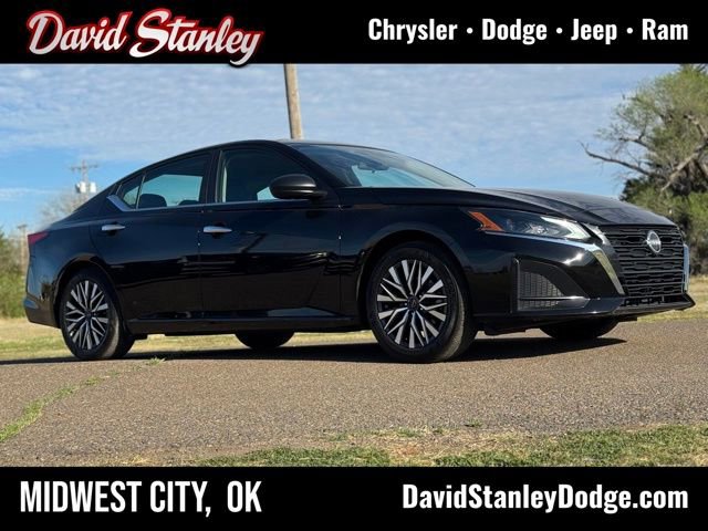 Used 2025 Nissan Altima 2.5 SV