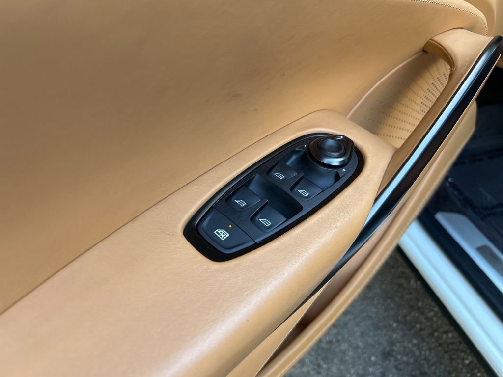 2021 Aston Martin DBX