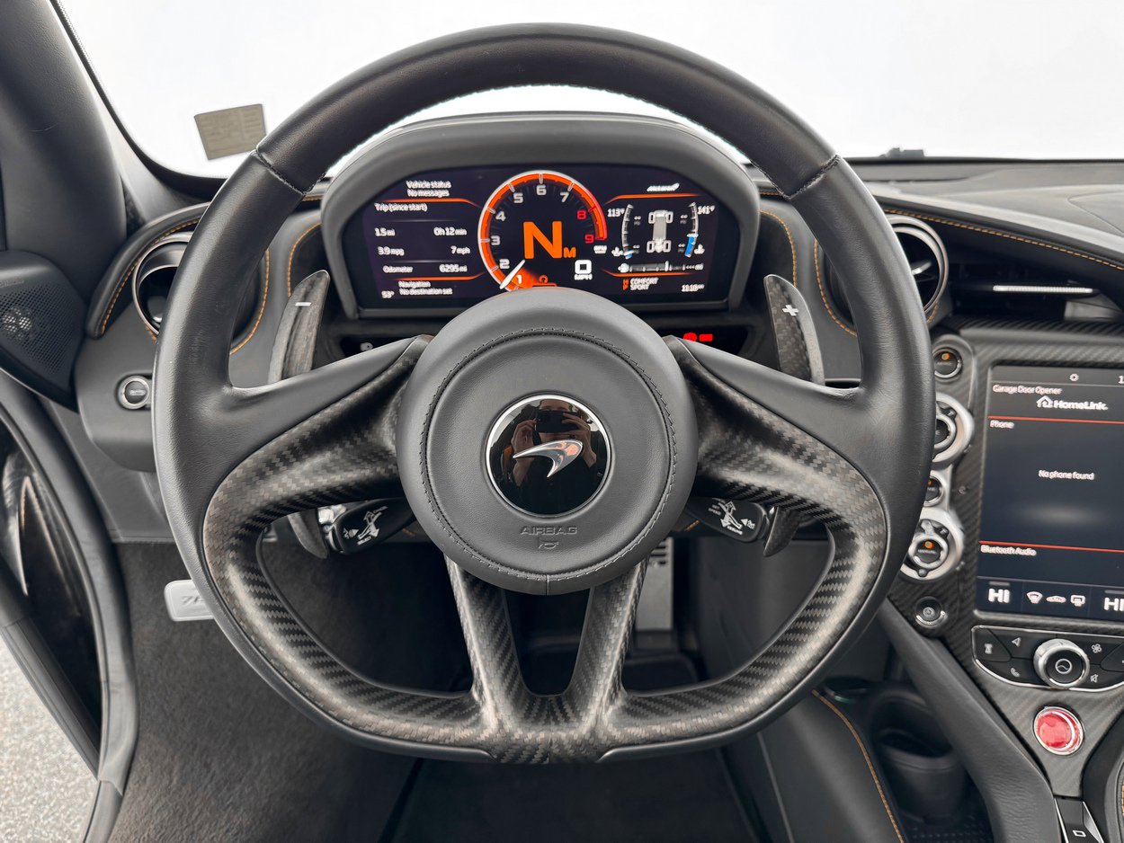 Used 2022 McLaren 765LT photo 11