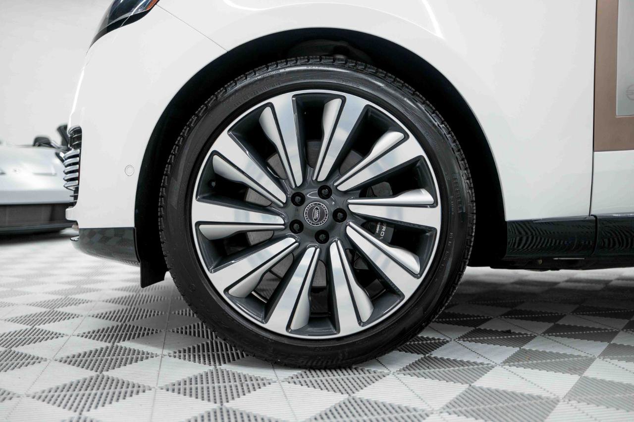 2024 Land Rover Range Rover SV