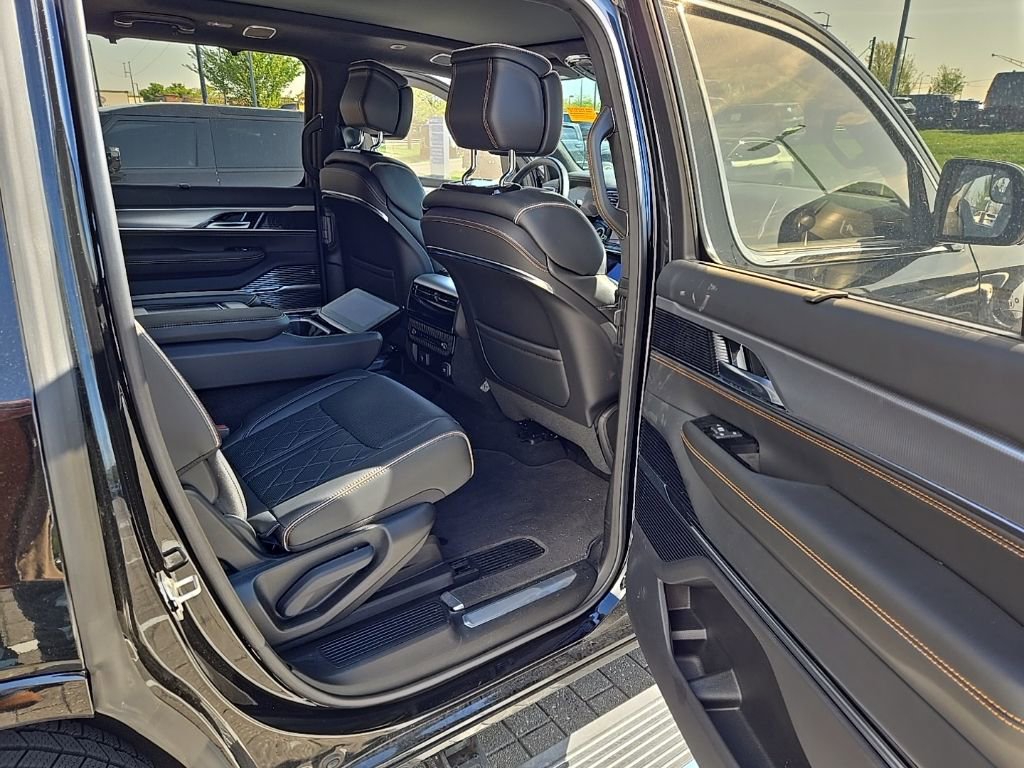 2023 Jeep Grand Wagoneer Series III