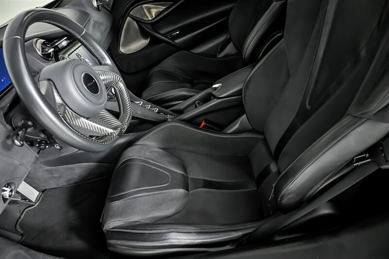 Used 2018 McLaren 720S photo 22
