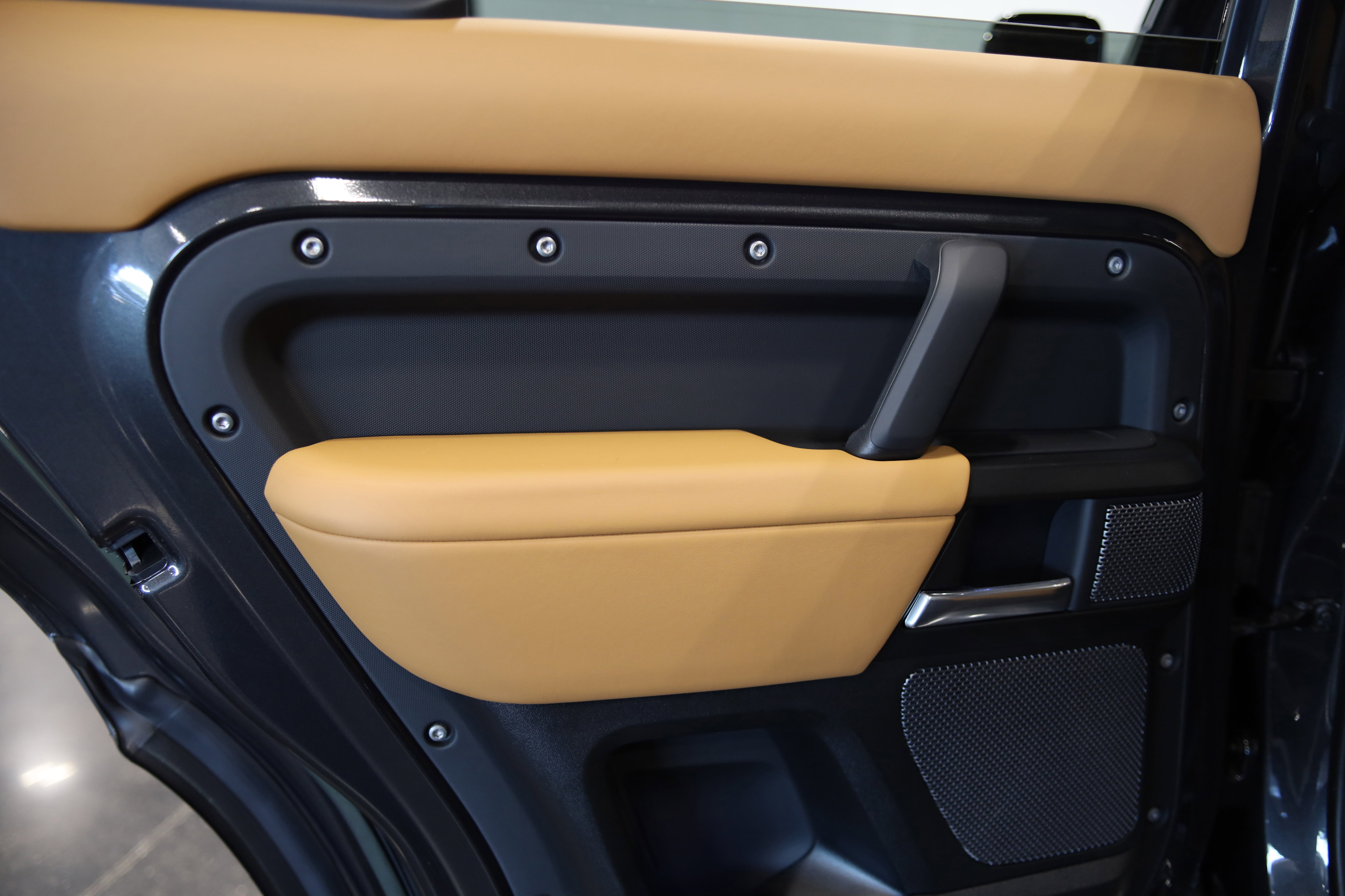 2023 Land Rover Defender 110 Carpathian Edition