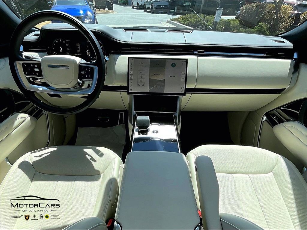 2025 Land Rover Range Rover SE