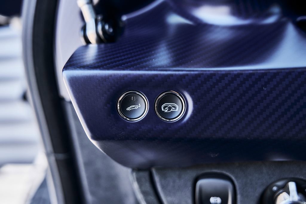 Used 2019 McLaren Senna photo 55