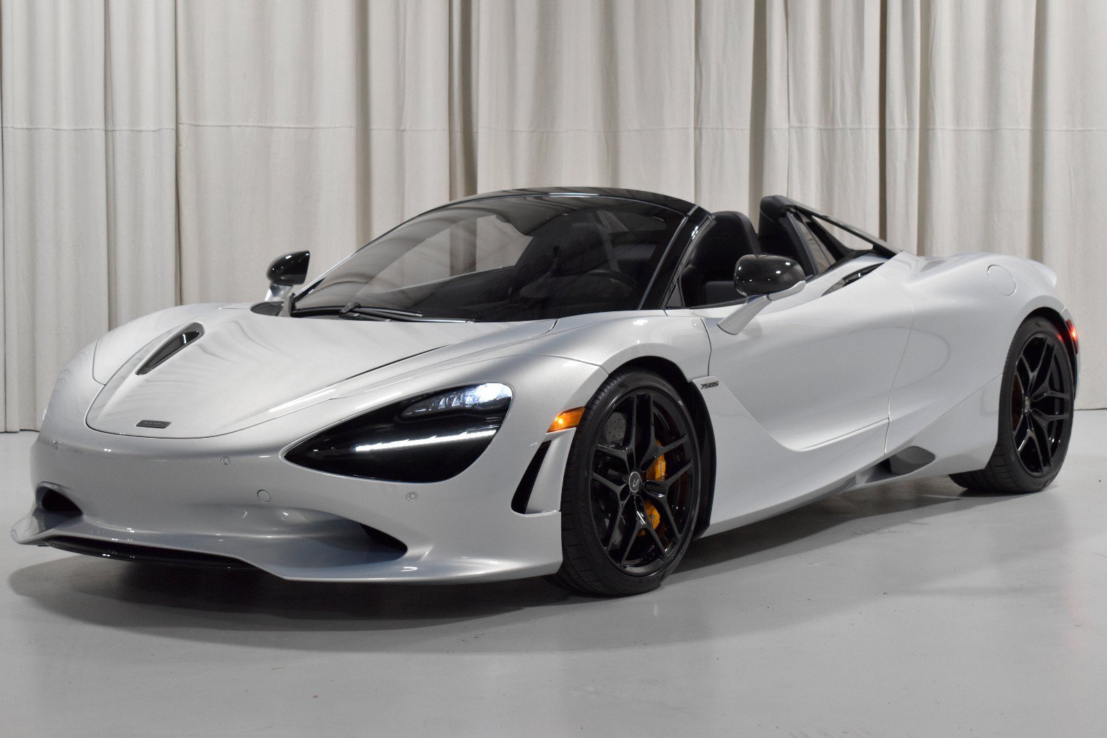 Used 2025 McLaren 750S Spider photo 9
