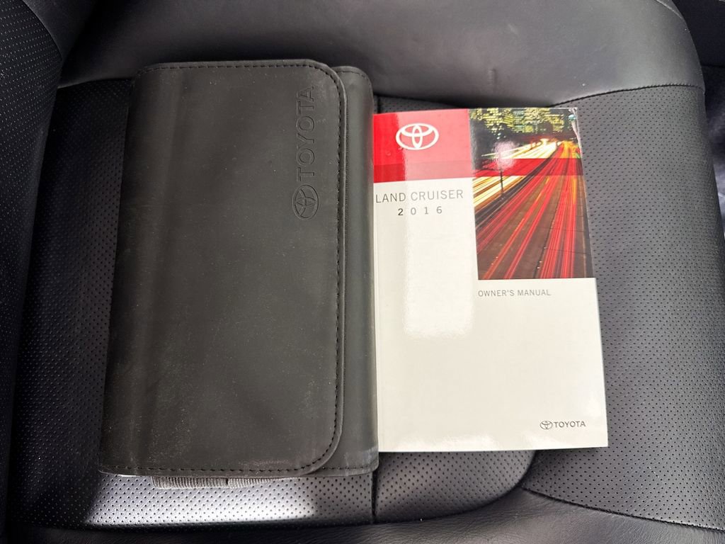 2016 Toyota Land Cruiser