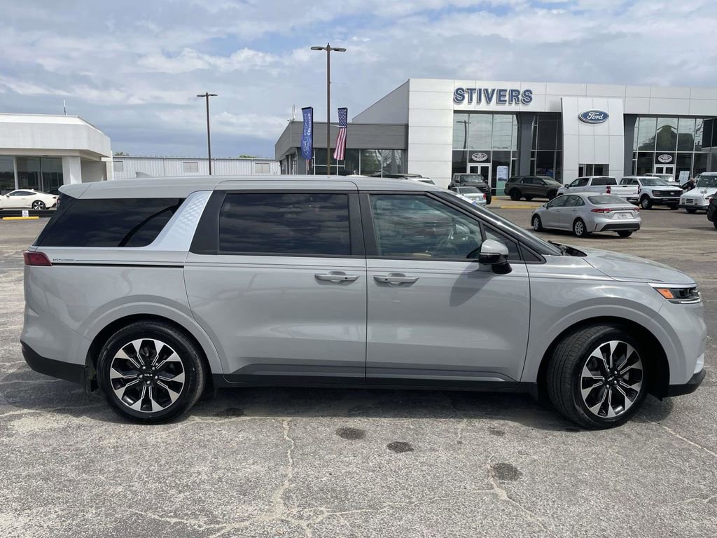 2024 Kia Carnival EX