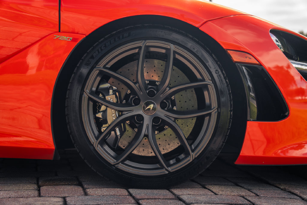 Used 2021 McLaren 720S Performance photo 15