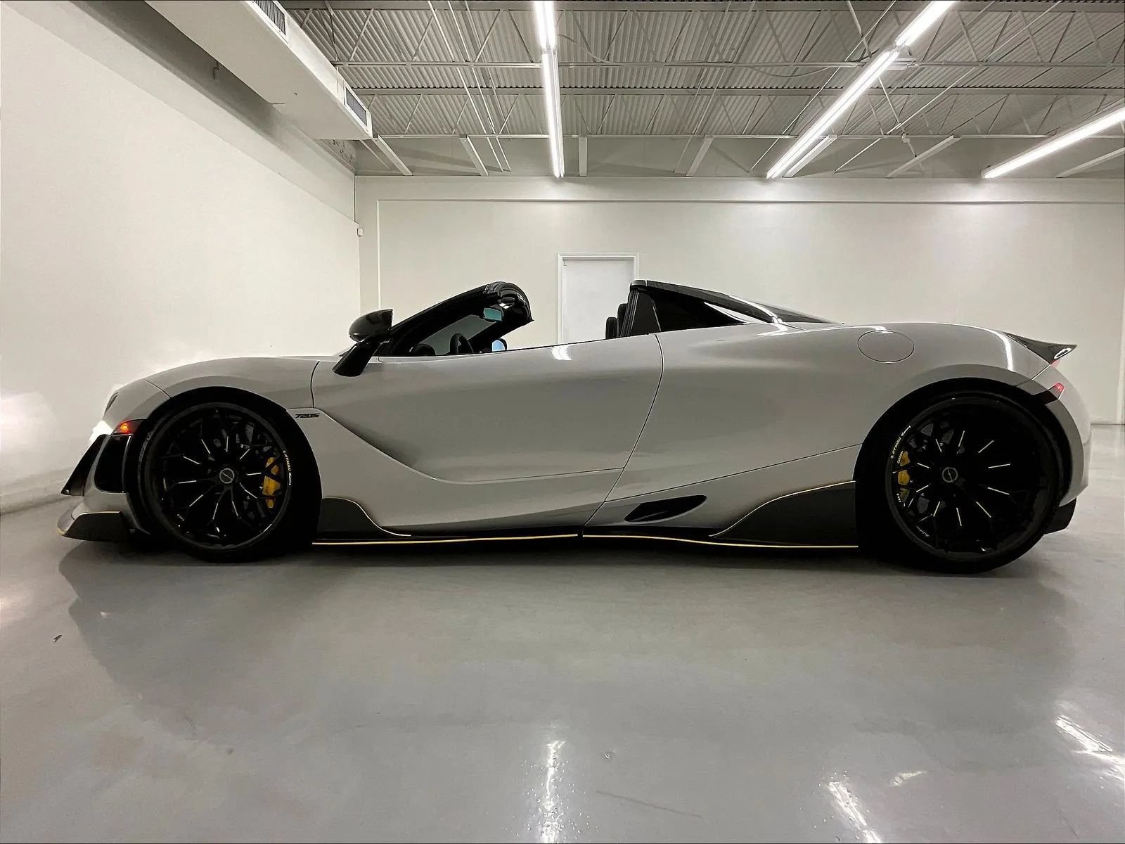 Used 2019 McLaren 720S Performance photo 10