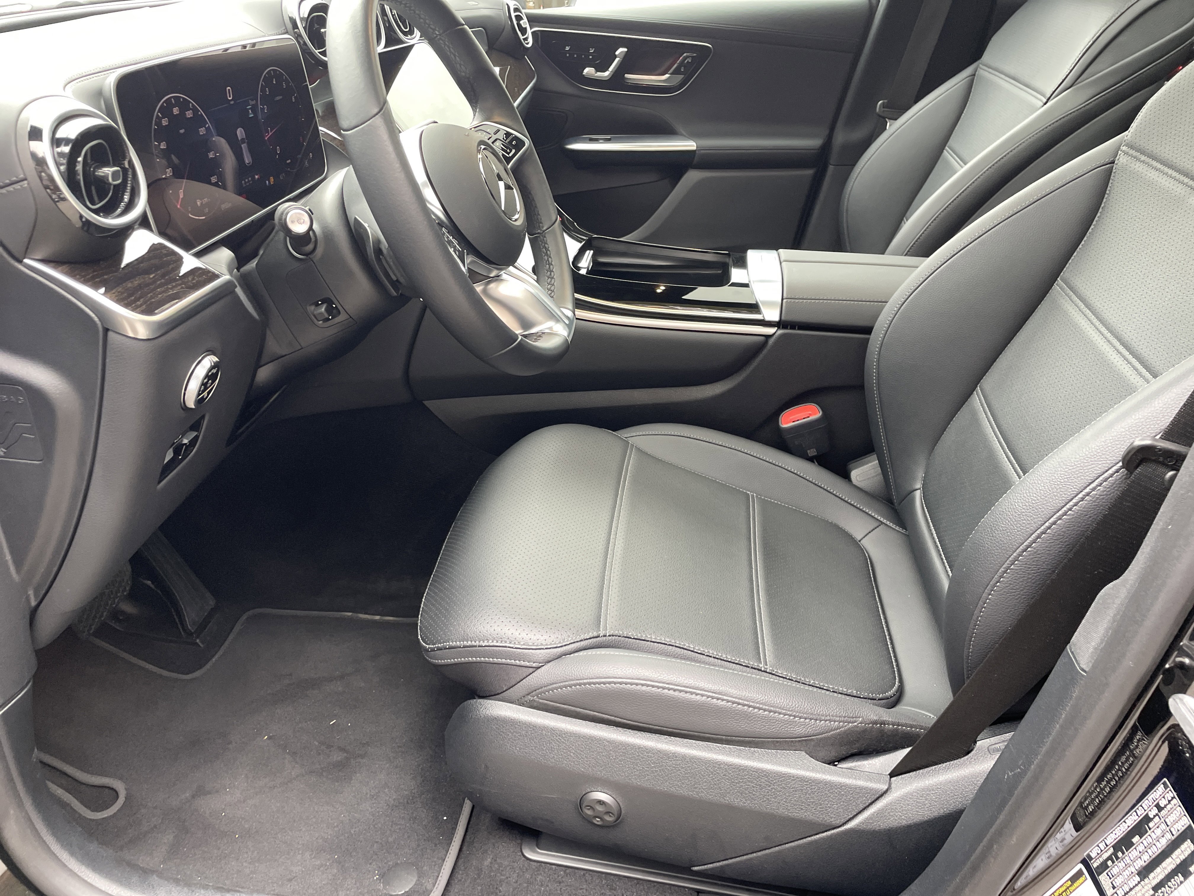 2025 Mercedes-Benz GLC 300 4MATIC