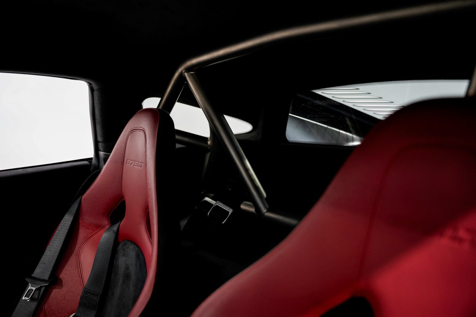Used 2016 McLaren 675LT Coupe photo 20