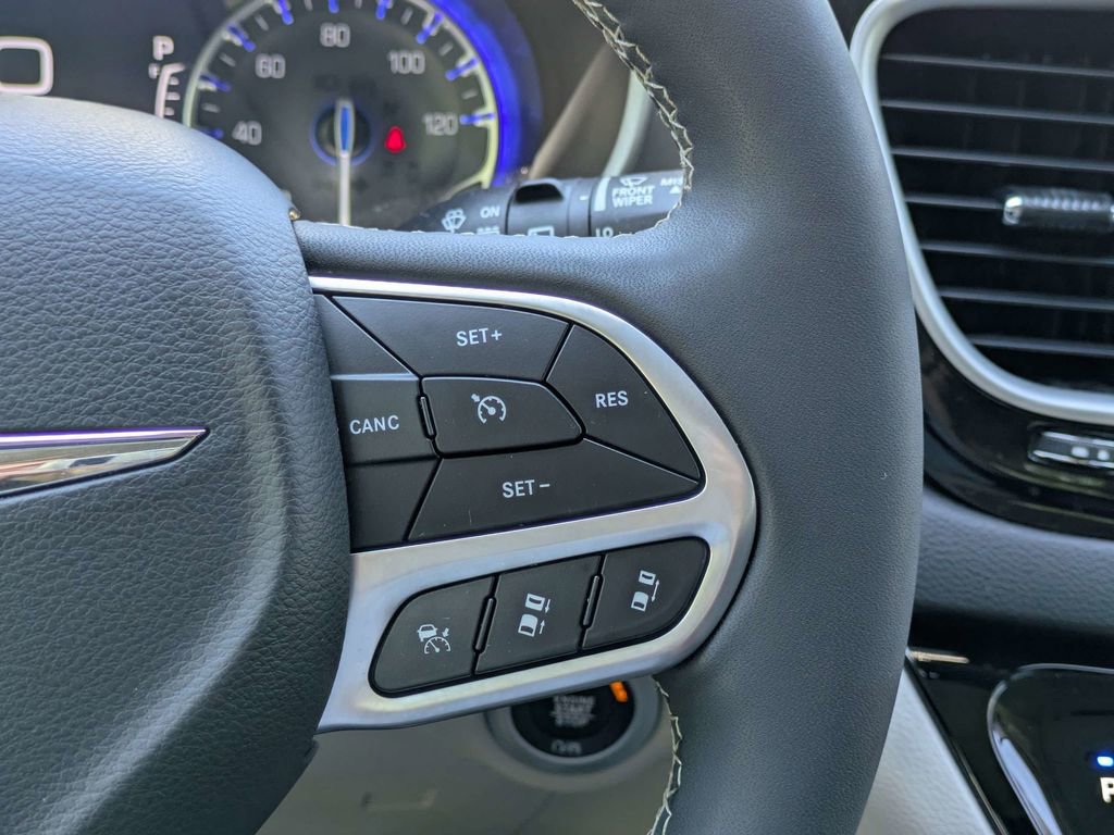 2022 Chrysler Pacifica Touring-L