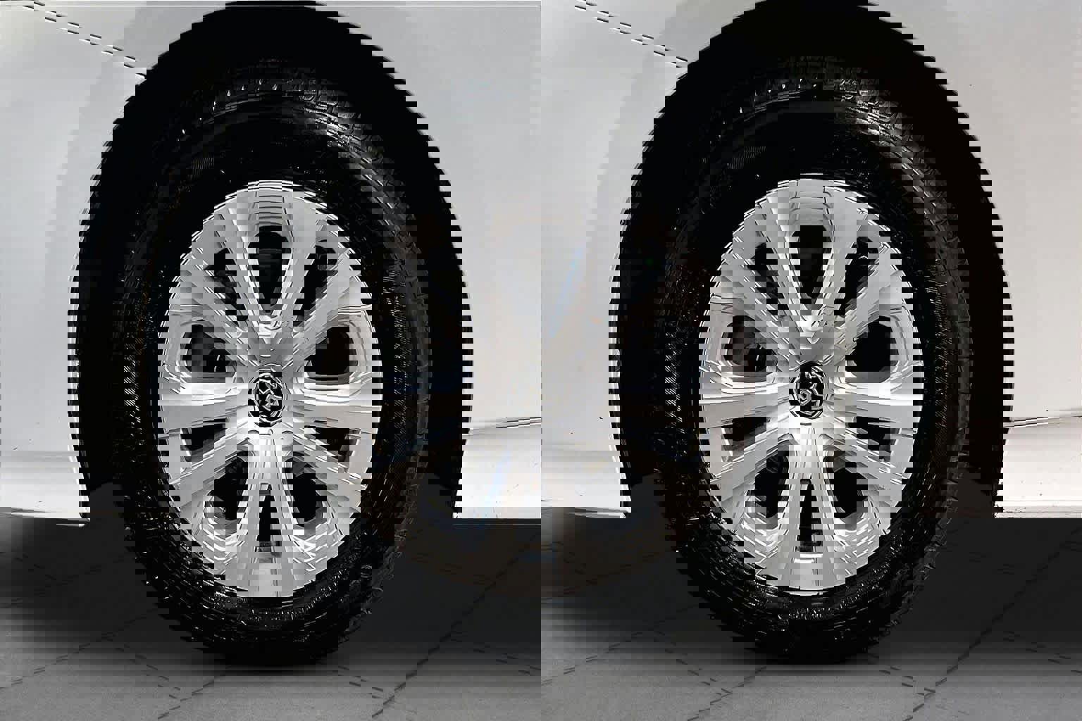 2021 Toyota Prius L Eco