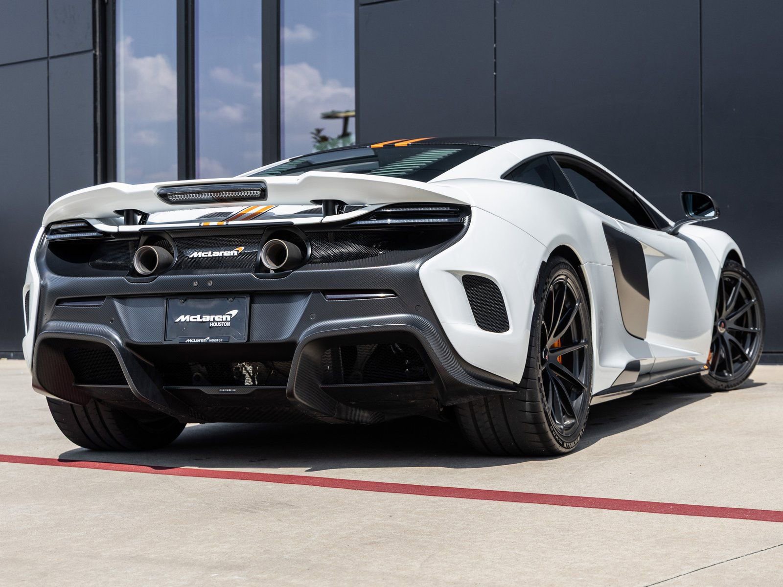Used 2016 McLaren 675LT Coupe photo 9