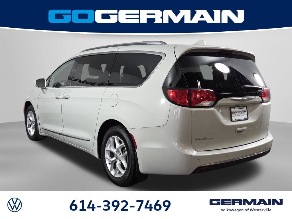 2017 Chrysler Pacifica Touring-L Plus