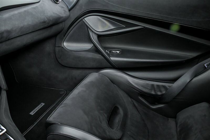 Used 2019 McLaren 720S Performance photo 36
