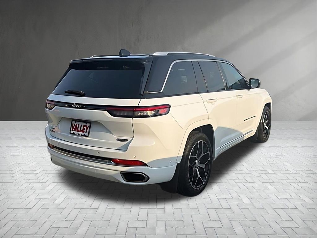 2022 Jeep Grand Cherokee Summit