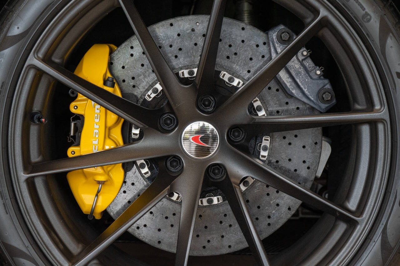 Used 2018 McLaren 720S Performance photo 30
