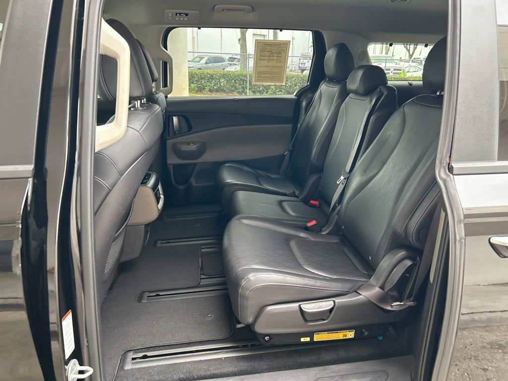 2025 Kia Carnival EX