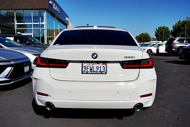 2023 BMW 330i Sedan