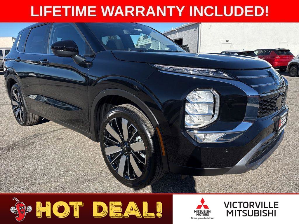 Used 2025 Mitsubishi Outlander SE