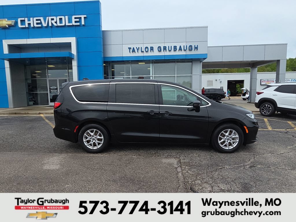 Used 2023 Chrysler Pacifica Touring-L