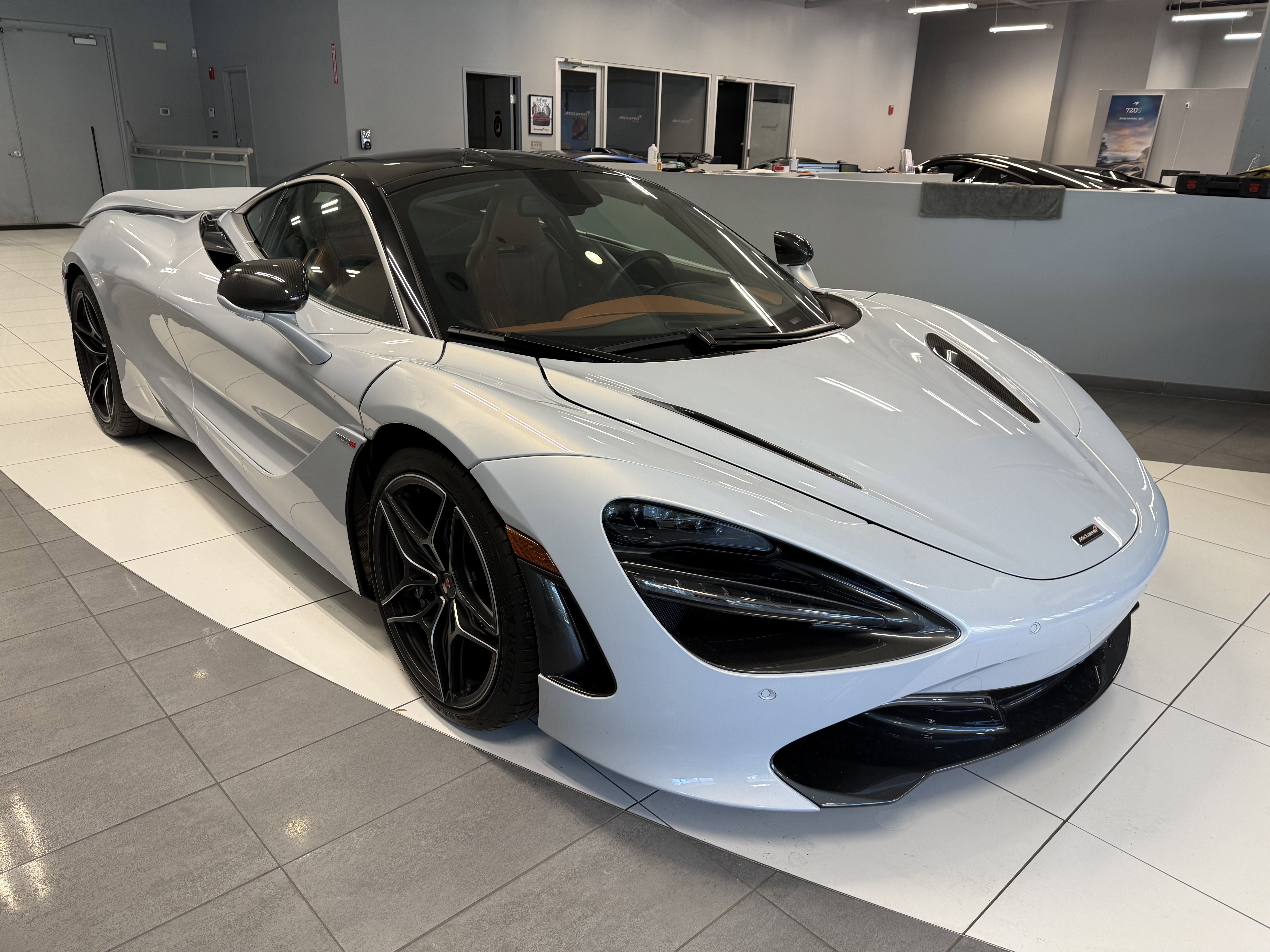 Used 2018 McLaren 720S photo 8