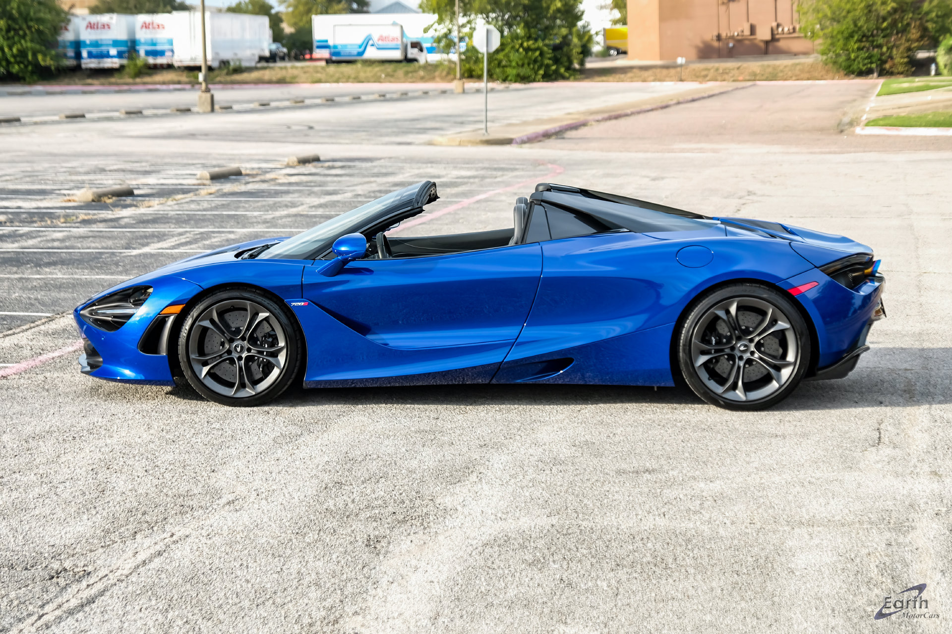 Used 2022 McLaren 720S Spider photo 9
