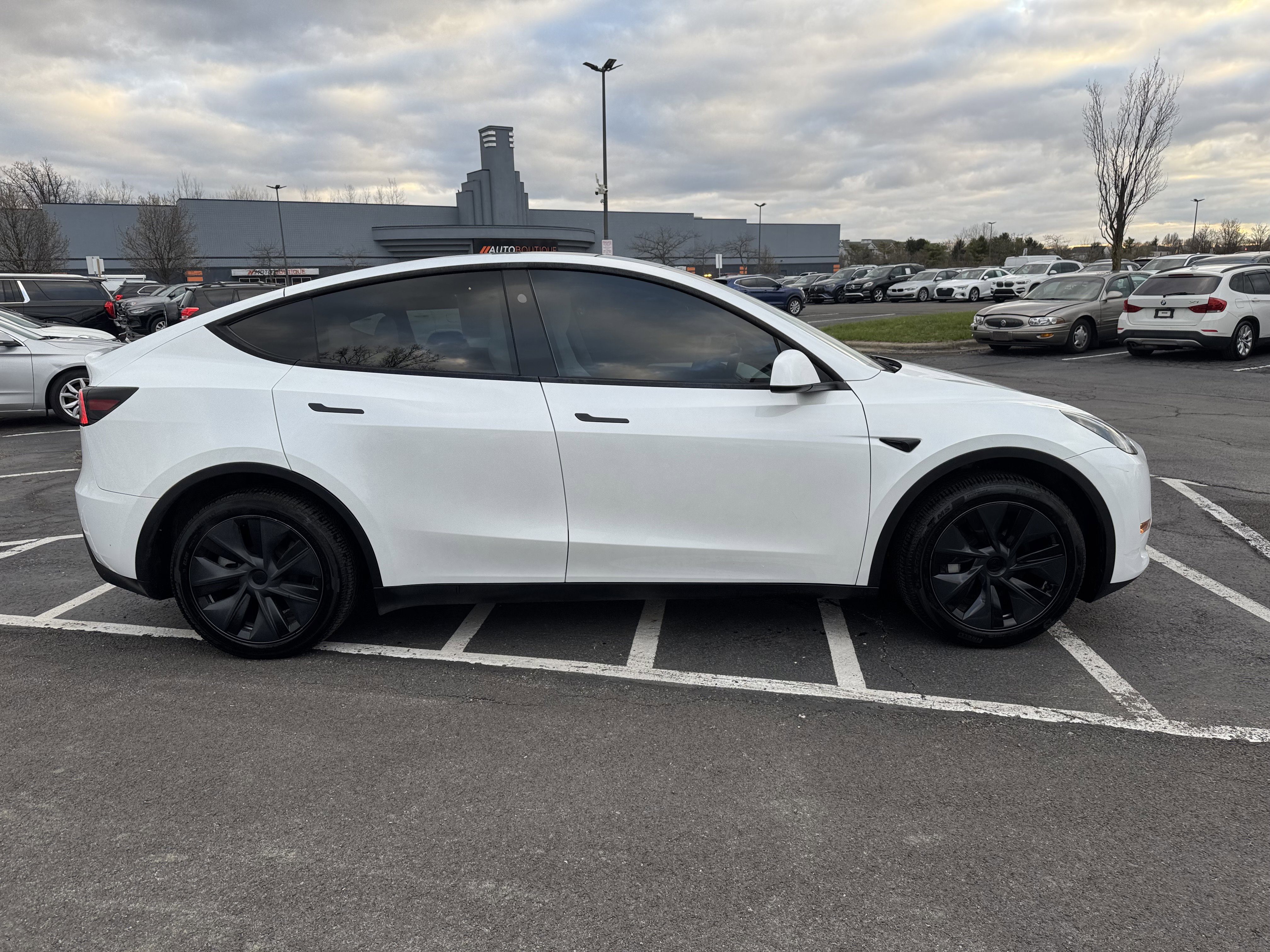 2024 Tesla Model Y Long Range