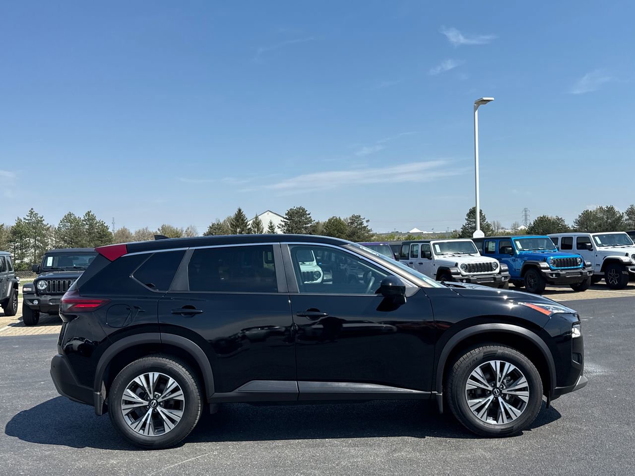 2023 Nissan Rogue SV