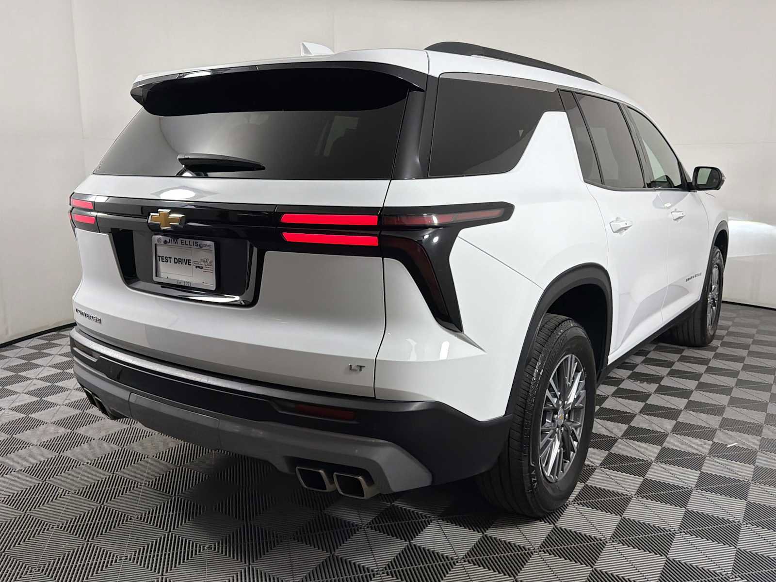 2024 Chevrolet Traverse LT