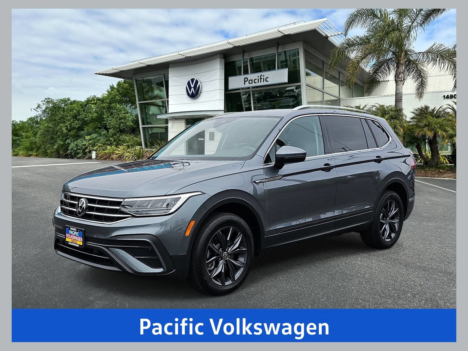 Used 2023 Volkswagen Tiguan SE w/ Panoramic Sunroof Package