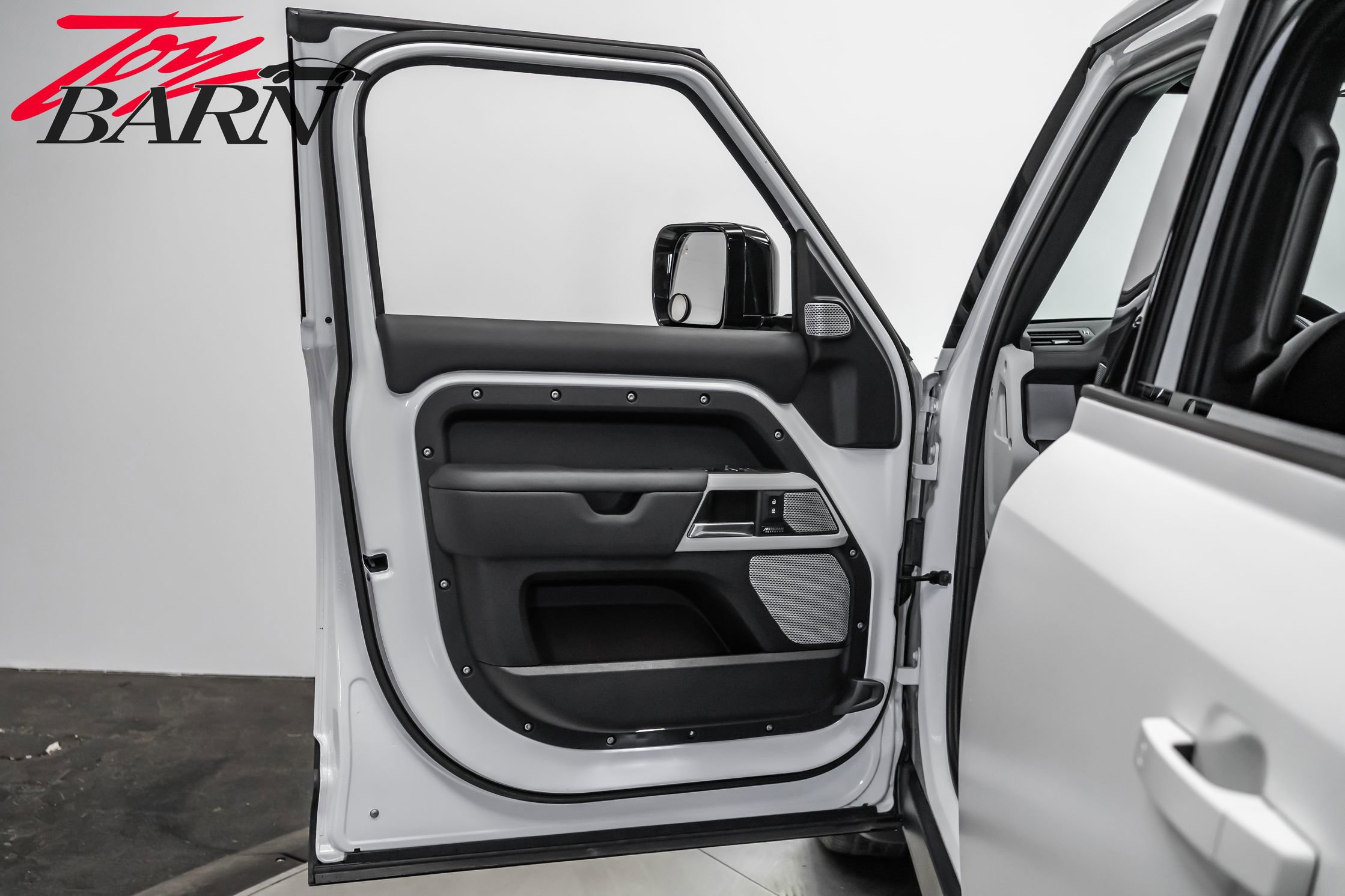 2023 Land Rover Defender 130 SE