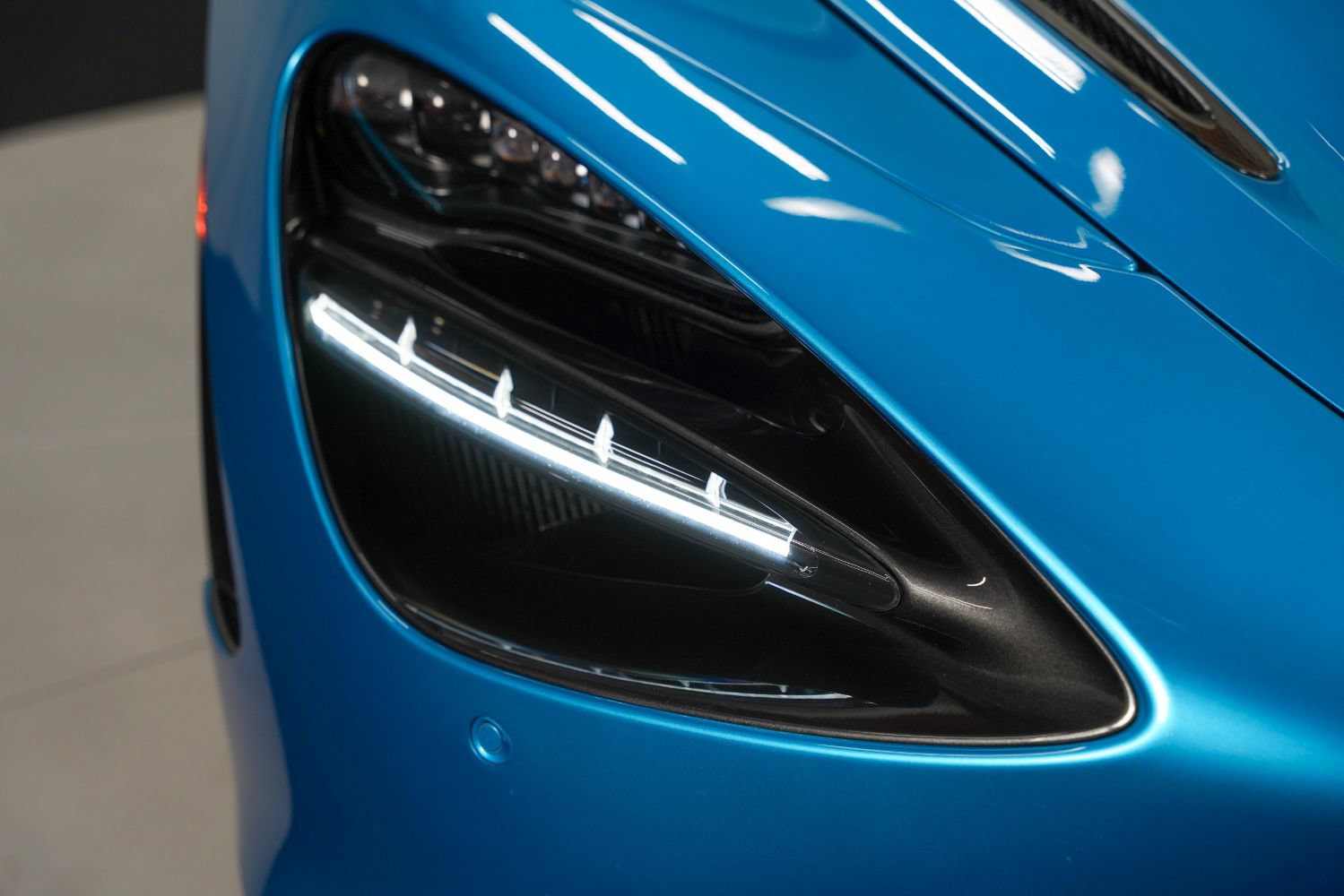 Used 2020 McLaren 720S Luxury photo 12