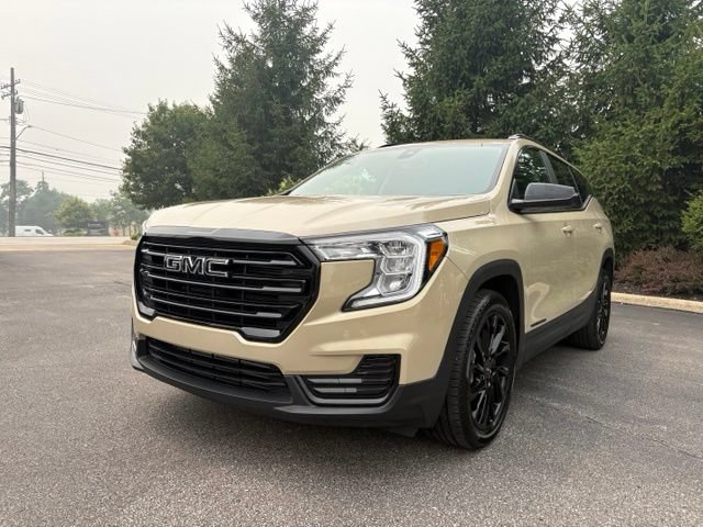 Used 2023 GMC Terrain SLE w/ Driver Convenience Package