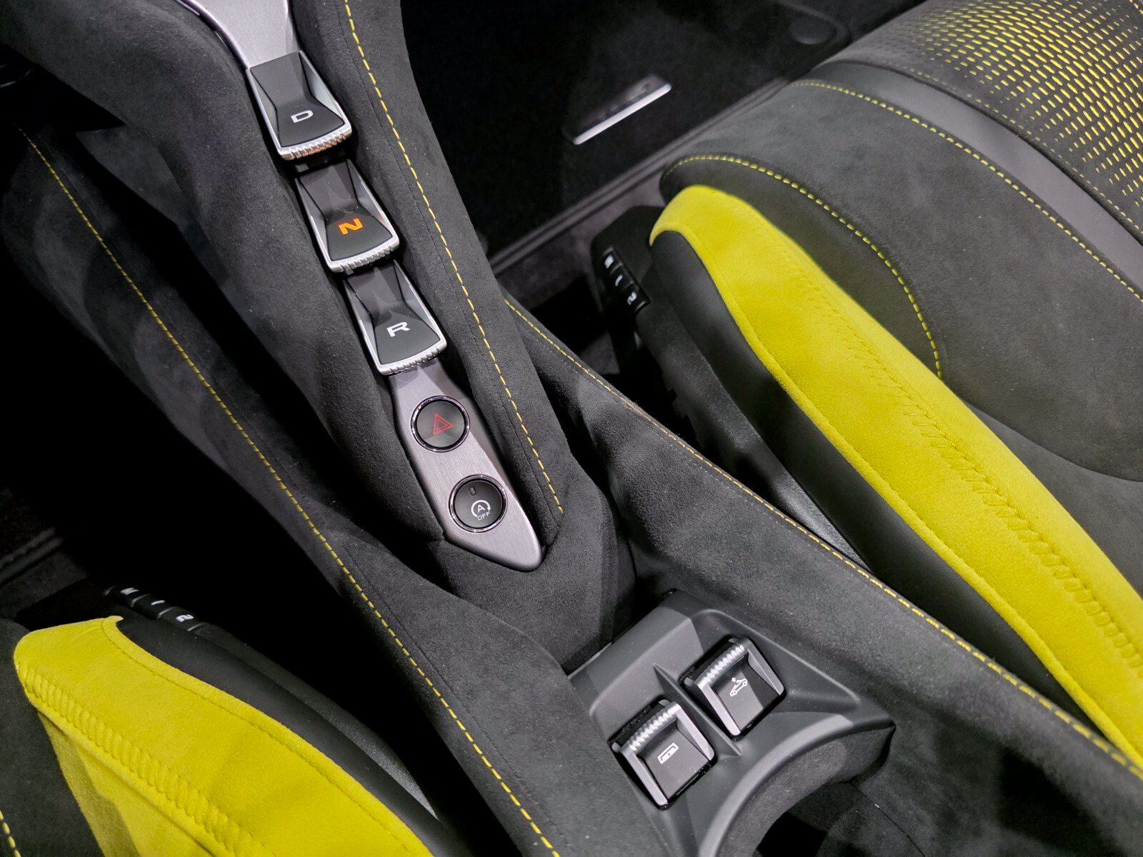 New 2027 McLaren 750S Spider photo 16